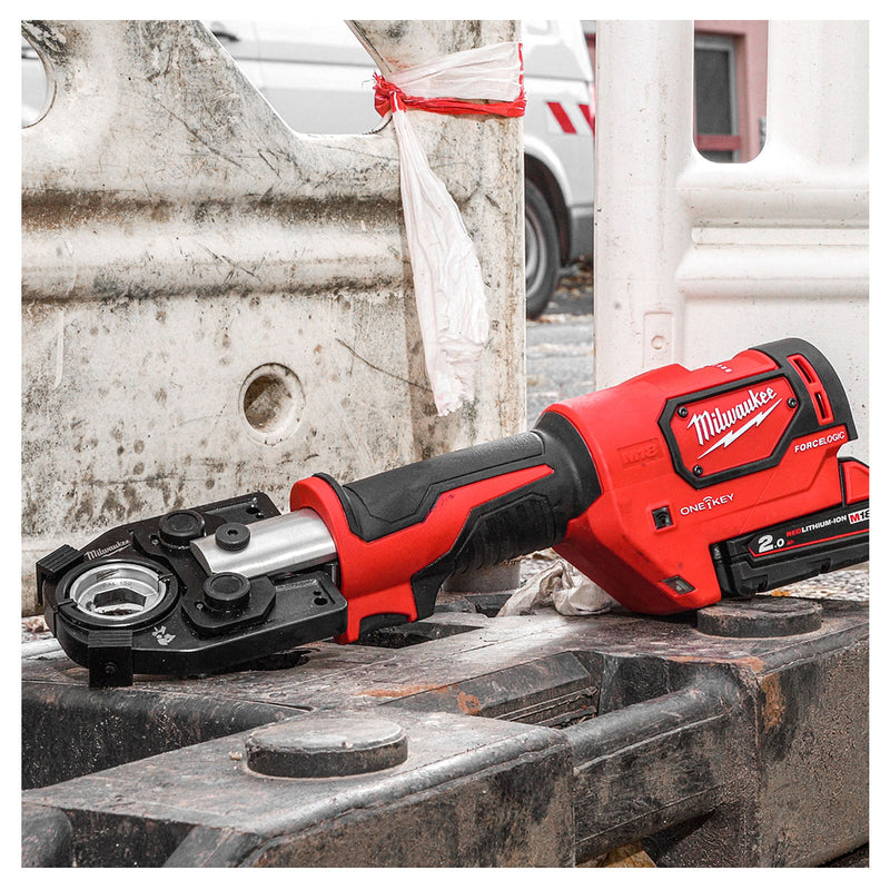 Mấy bấm cose thủy lực Milwaukee M18 HCCT dùng Pin 18V, lực bấm 6 tấn ( 53 kN ), công nghệ ONE-KEY