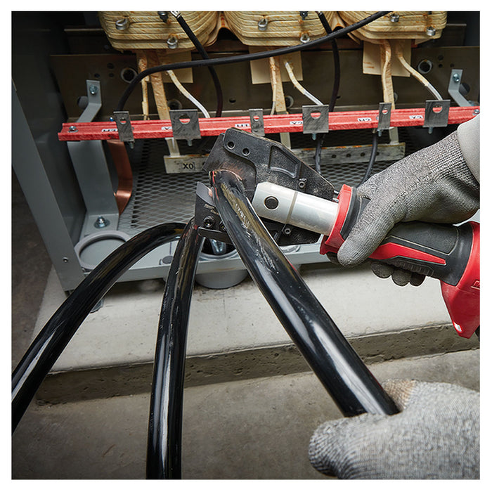 Máy cắt cáp Milwaukee M18 HCC dùng Pin 18V, đường kính cắt tối đa 35mm, lực cắt 6 tấn ( 53 kN )