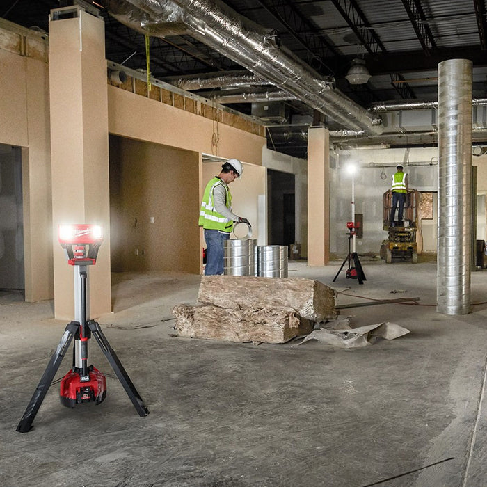 Đèn LED công trường hiệu suất cao Milwaukee M18 HOSALC dùng Pin 18V hoặc dùng điện 110 - 220V/AC, độ sáng 6,000lm