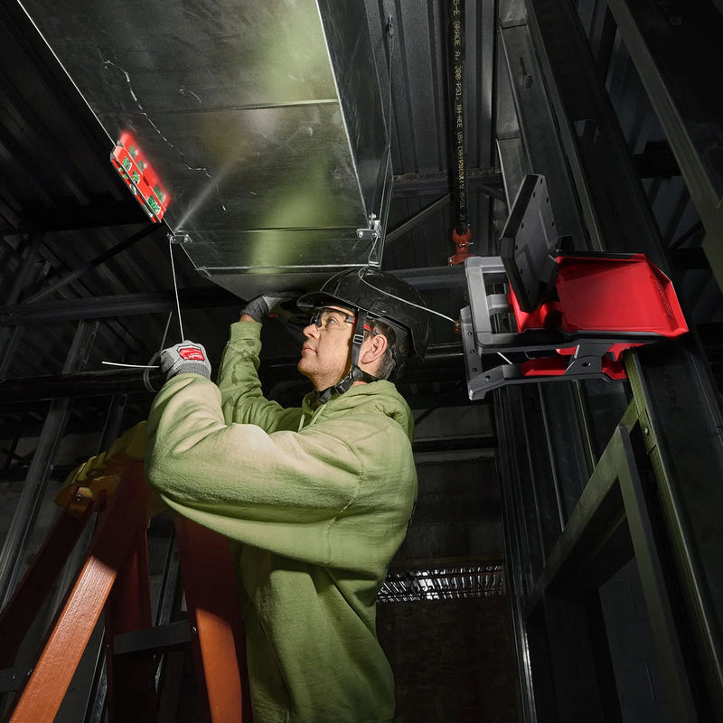 Đèn LED Milwaukee M18 PAL2 dùng Pin 18V, độ sáng 2,000lm