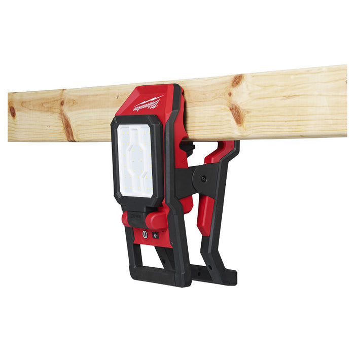 Đèn LED Milwaukee M18 PAL2 dùng Pin 18V, độ sáng 2,000lm
