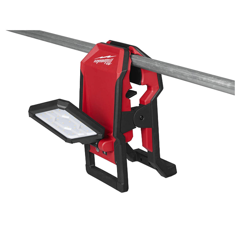 Đèn LED Milwaukee M18 PAL2 dùng Pin 18V, độ sáng 2,000lm