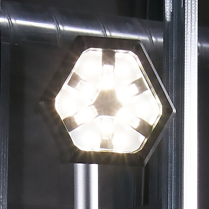 Đèn LED công trường Milwaukee M18 SAL dùng Pin 18V, độ sáng 2,000lm