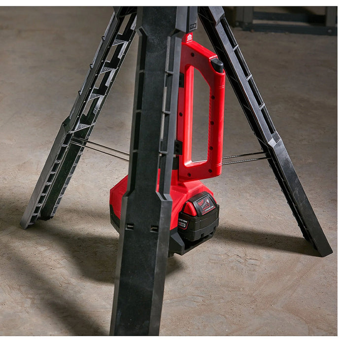 Đèn LED công trường Milwaukee M18 SAL dùng Pin 18V, độ sáng 2,000lm