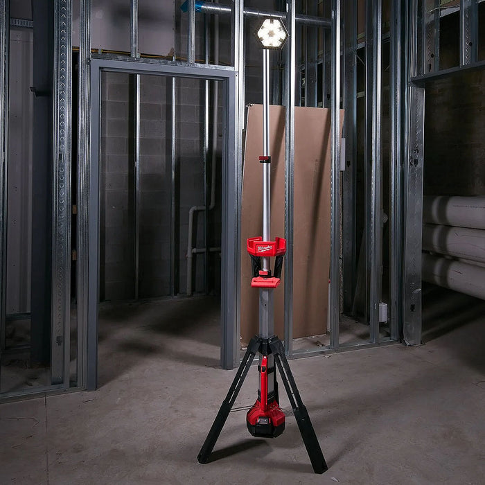 Đèn LED công trường Milwaukee M18 SAL dùng Pin 18V, độ sáng 2,000lm