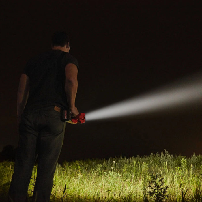 Đèn LED Milwaukee M18 SLED dùng Pin 18V, độ sáng 1,250lm