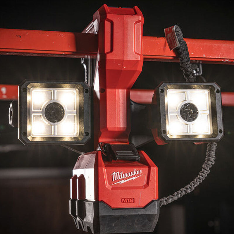Đèn LED đôi Milwaukee M18 UBL dùng Pin 18V, độ sáng 2,500lm