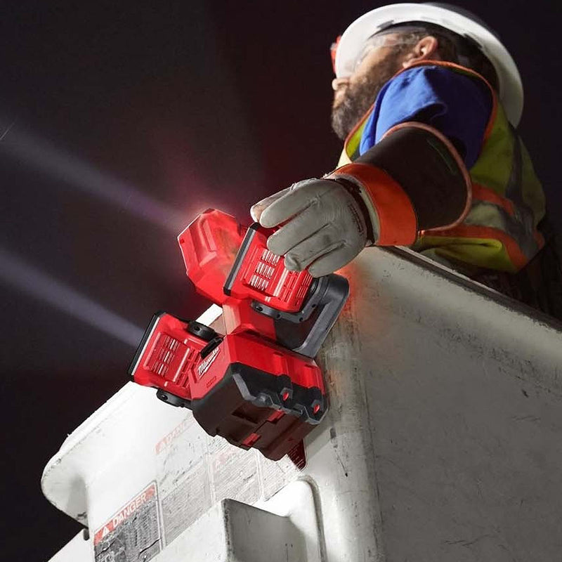 Đèn LED đôi Milwaukee M18 UBL dùng Pin 18V, độ sáng 2,500lm