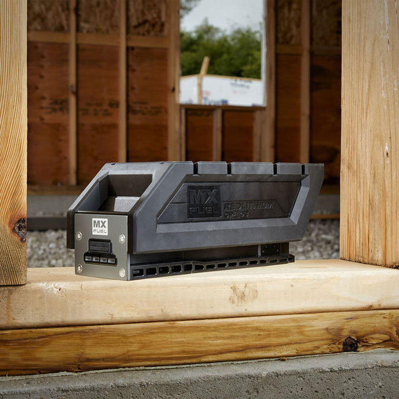 Pin Milwaukee MXF Fuel CP203 dung lượng 3.0Ah, chuyên dùng cho các tác vụ nặng