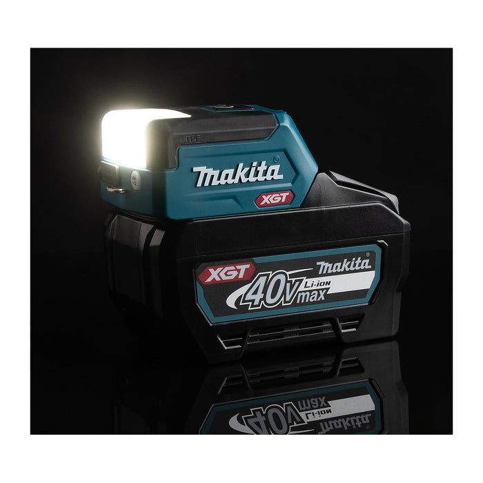 Đèn LED mini Makita ML011G dùng Pin 40Vmax XGT, độ sáng 300lm, có cổng kết nối USB