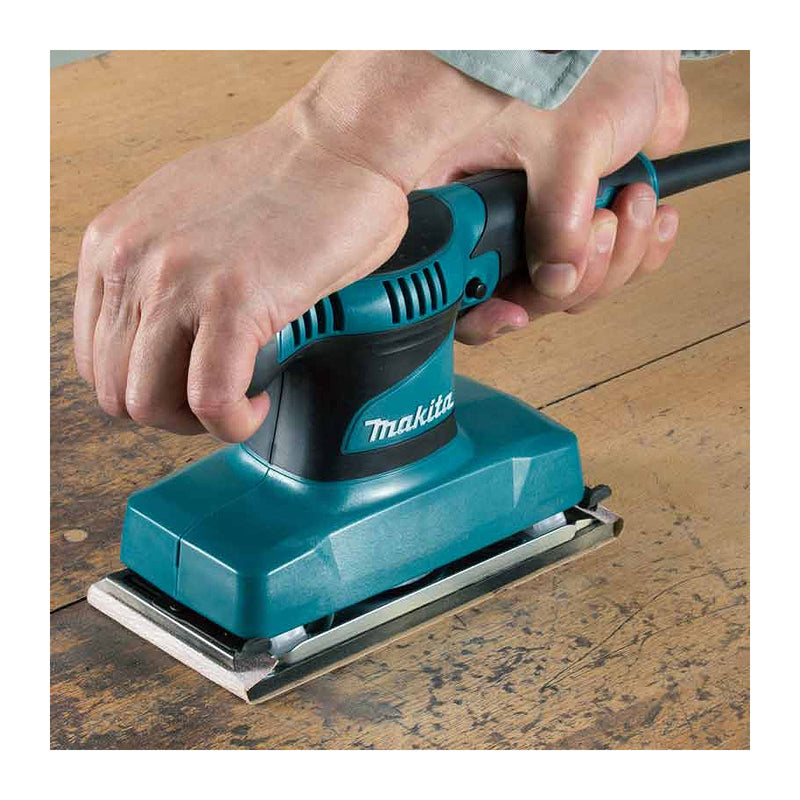 Máy chà nhám rung Makita M9201B (MT921) công suất 180W, kích thước đế 93 x 185mm