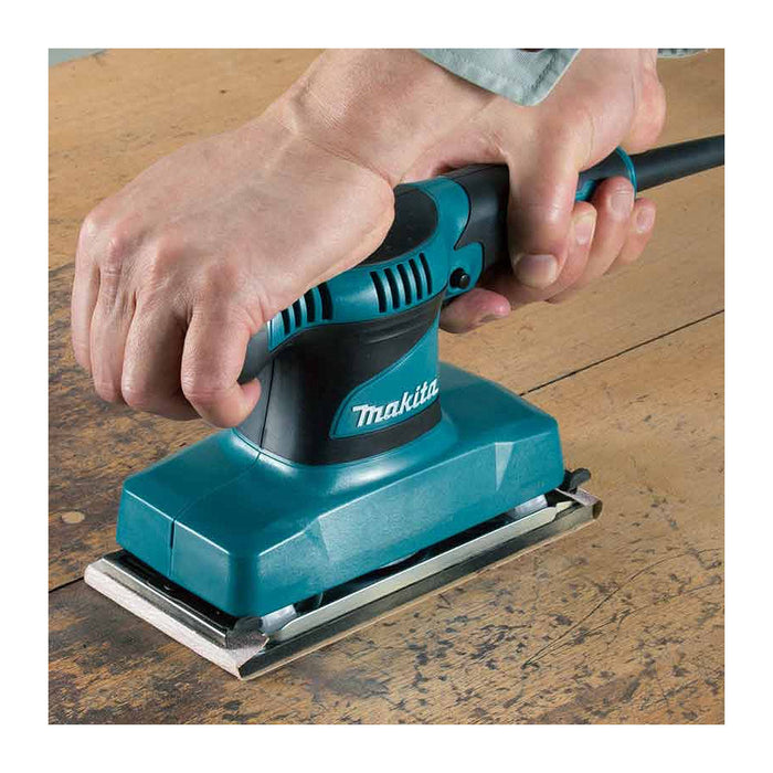 Máy chà nhám rung Makita M9201B (MT921) công suất 180W, kích thước đế 93 x 185mm