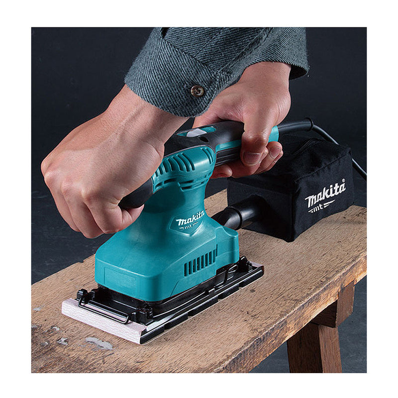 Máy chà nhám rung Makita M9201B (MT921) công suất 180W, kích thước đế 93 x 185mm