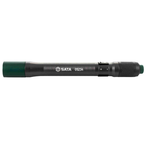 Đèn pin dạng bút SATA 05234 zoomable penlight, vỏ hợp kim nhôm, điều chỉnh tiêu cự, dùng trong kiểm tra, sửa chữa không gian hẹp.