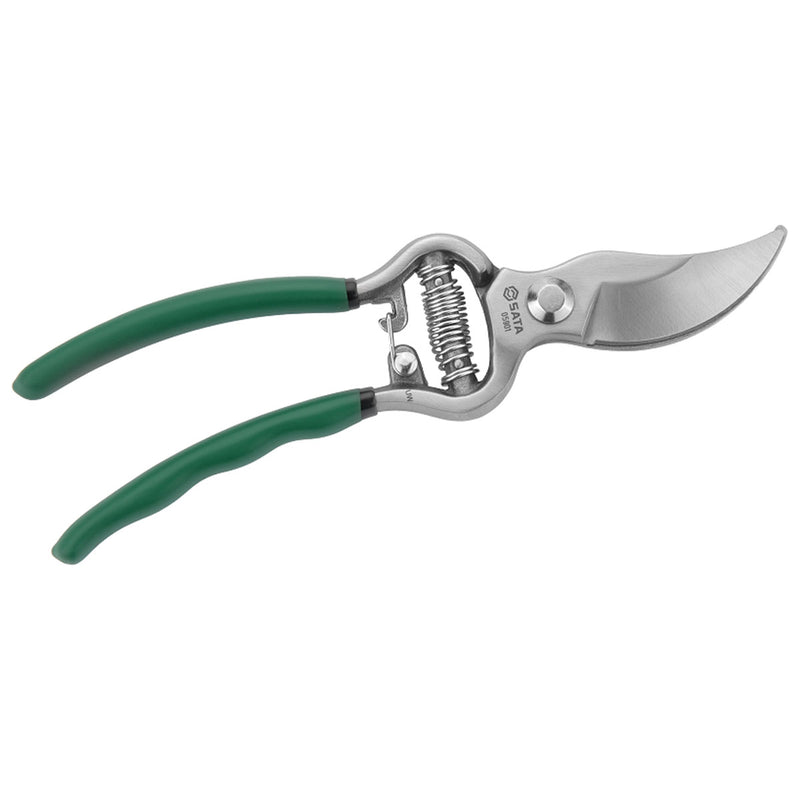 Kéo cắt tỉa cành mũi cong SATA 05901 200mm, lưỡi thép hợp kim cao cấp, tay cầm bọc nhựa TPR chống trượt, tích hợp lò xo, khóa an toàn, cắt cành tươi 15-20mm.