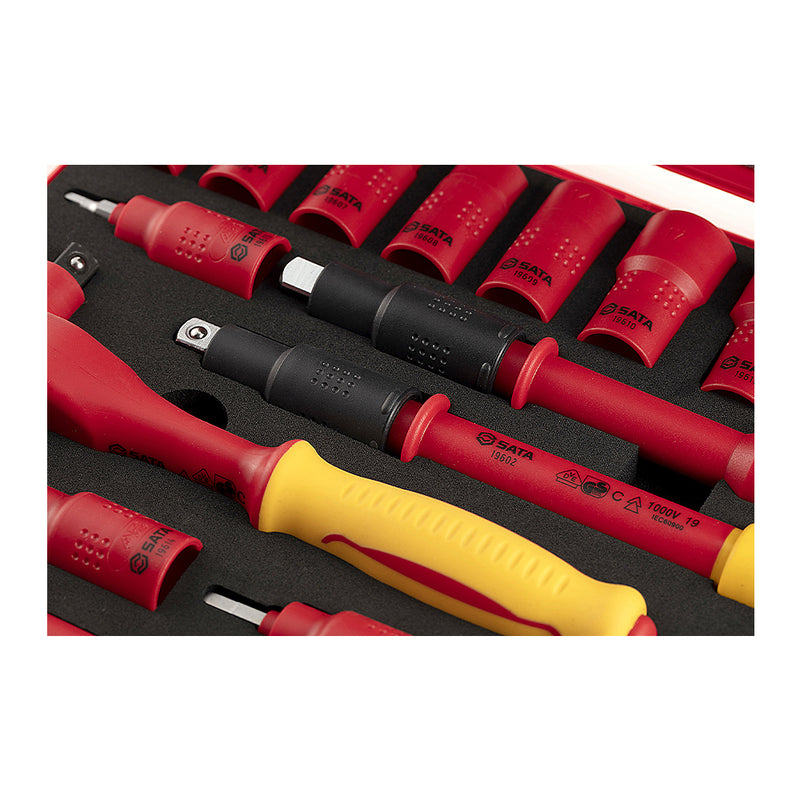 Bộ đầu tuýp cách điện 1000V 16 chi tiết SATA 09268, kích thước 3/8 inch, đạt tiêu chuẩn IEC/EN 60900