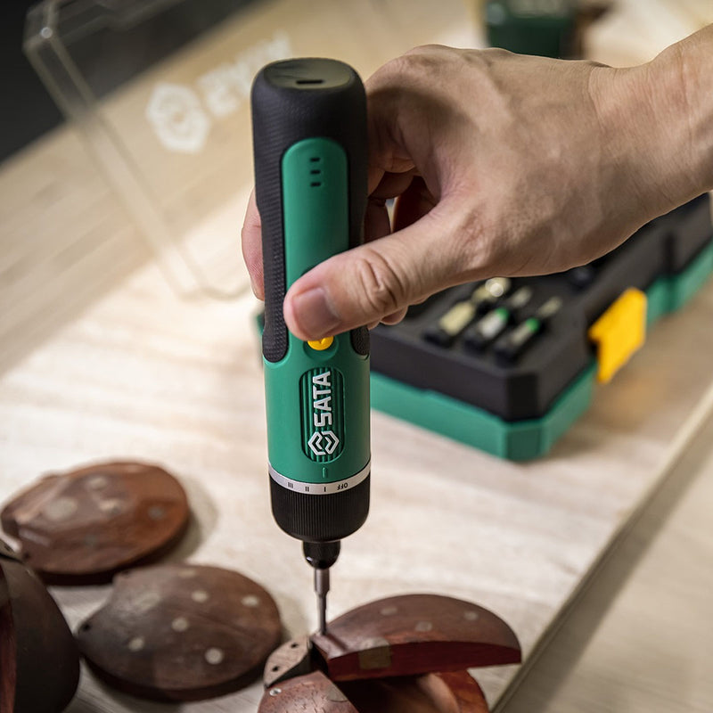 Bộ tua vít điện tử 32 chi tiết SATA 151051 dùng Pin sạc 3.7V