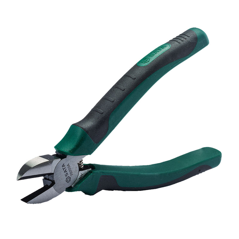 Kìm cắt kiểu Nhật SATA 70222A 125mm Cr-V lưỡi tôi cứng chống mài mòn, tay cầm TPR chống trượt.