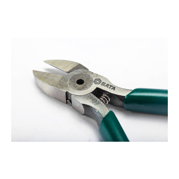 Kìm cắt linh kiện điện tử SATA 70633, chất liệu thép Cr-V kích thước 5 inch