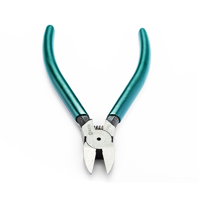 Kìm cắt chất liệu thép Cr-V cán bọc nhựa SATA