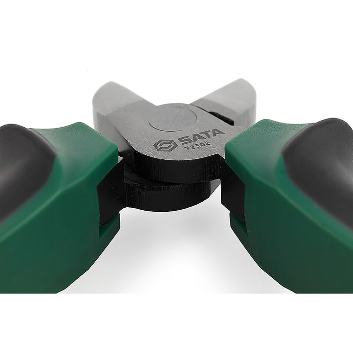 Kềm cắt đầu ngắn chất liệu thép Cr-V, chống trầy xước SATA