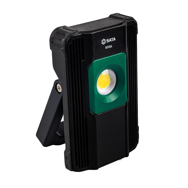 Đèn LED pha chống nước SATA 90765A, 1500lm, IP67, sạc Type-C