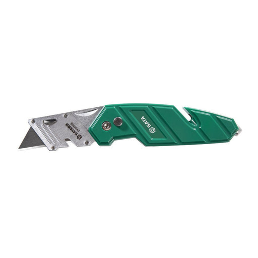 Dao rọc đa năng SATA DY06108 màu xanh lá, lưỡi nhôm 50mm, khóa lưỡi nút bấm, ứng dụng công nghiệp.